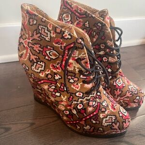 Women's Multicolor Lace-Up Wedge Boots